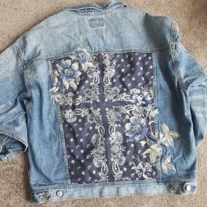 !SOLD! NWT America Eagle Denim Jacket